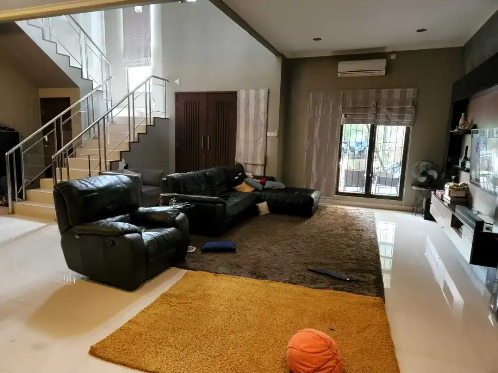 Dijual Rumah Bagus 2 Lantai Hook Depan Taman di Delatinos BSD