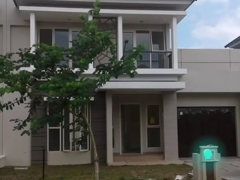 JUAL CEPAT Rumah 2 lantai 10x20 di Suvarna Sutera sudah renov