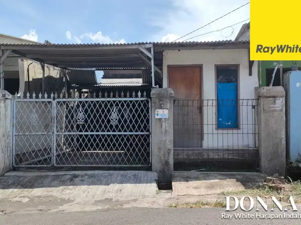 Rumah di pinggir jalan ramai cocok untuk usaha di daerah Cikunir