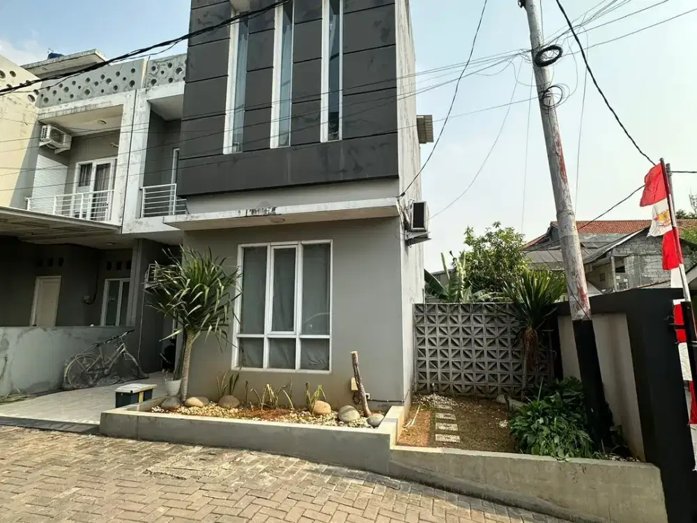 Rumah 3 Lantai Furnished  Cluster di Ciledug