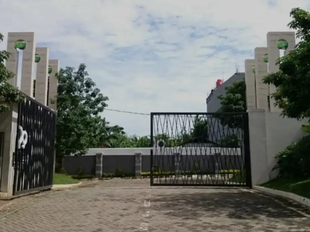 Rumah cantik semi furnished  cluster  dekat MRT Lebak bulus