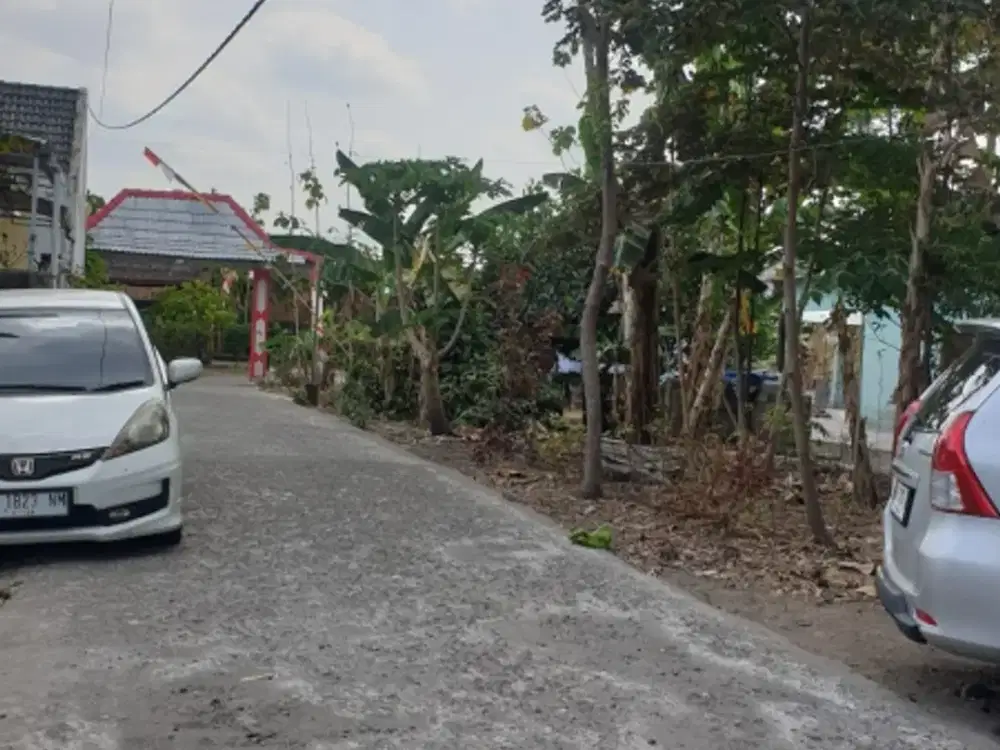 Tanah Murah Utara Puskesmas Kalasan akses mobil lancar.