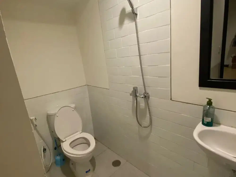 Rumah rapih dan baru di Cendana cove karawaci