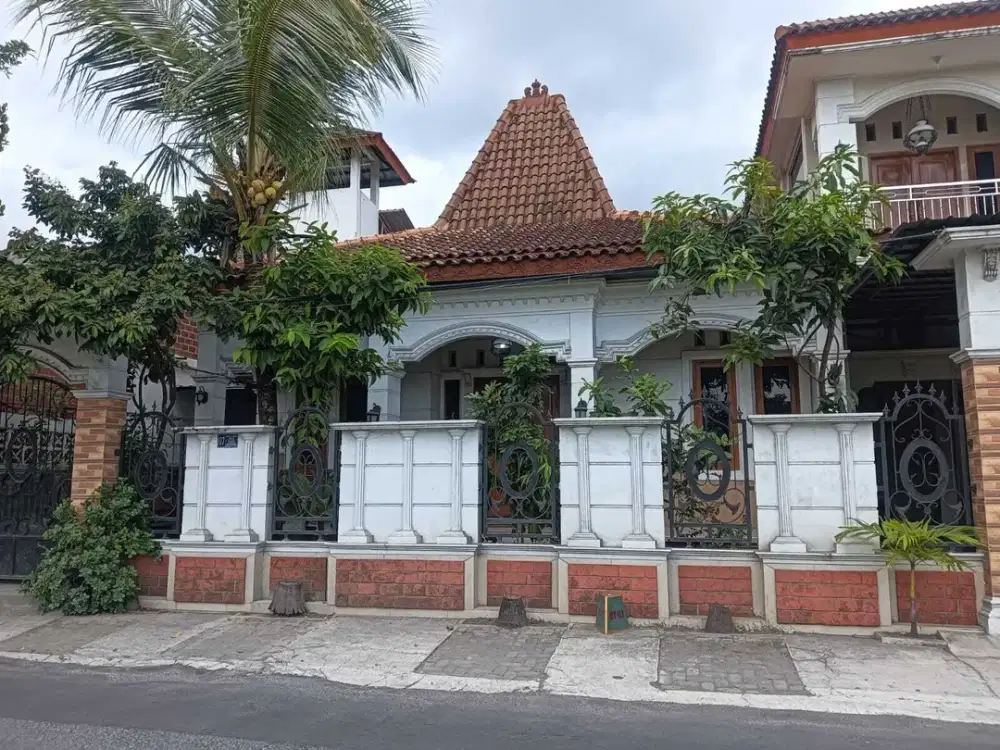 Rumah Cantik 5 Kamar, Lokasi Strategis Maguwoharjo