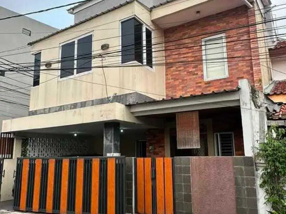Dijual Rumah Bergaya Modern dan Semi Furnished di Cempaka Putih Timur