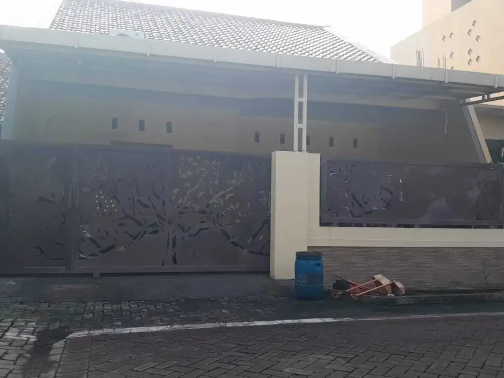 DIJUAL RUMAH FULL FURNISHED DI BERLIAN MANGUNHARJO TEMBALANG SEMARANG