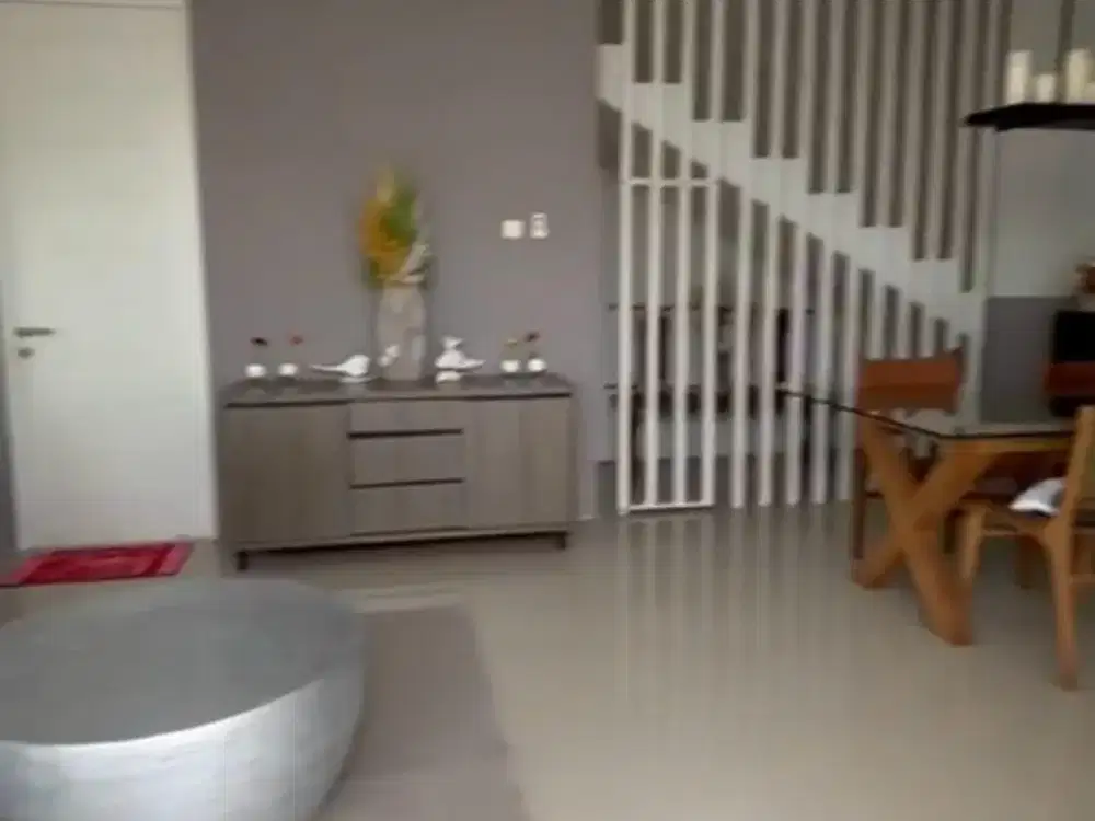 Dijual Rumah Hook Semi Furnished di Royal Residence Sby !