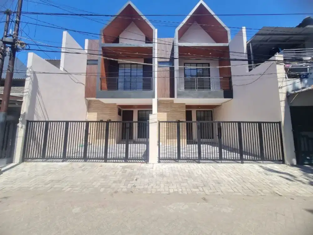 dijual rumah Rungkut baru gress 2 lantai