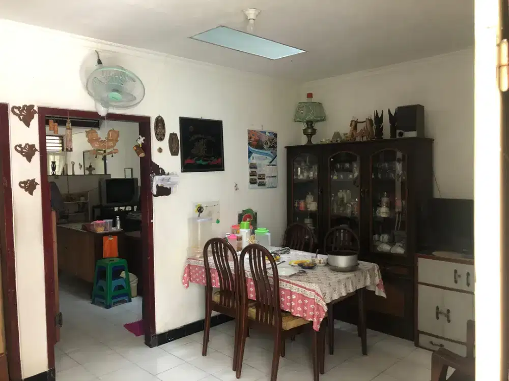 dijual murah cepat rmh di tenggilis mejoyo