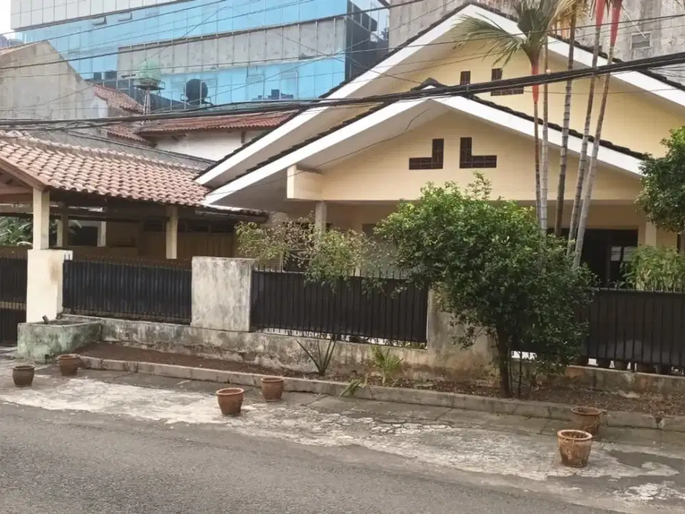 KEBAYORAN BARU, JUAL RUMAH 308 M2, DEKAT SUDIRMAN, SENAYAN, BLOK M