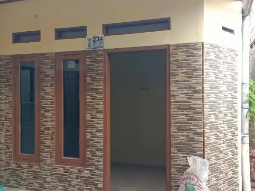 Dijual Rumah Model Kontrakan Lokasi dongkal Cipondoh Tangerang