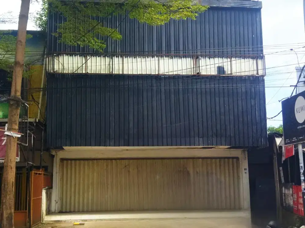 Ruko Jl Ratulangi Berada Di Tengah Kota Makassar