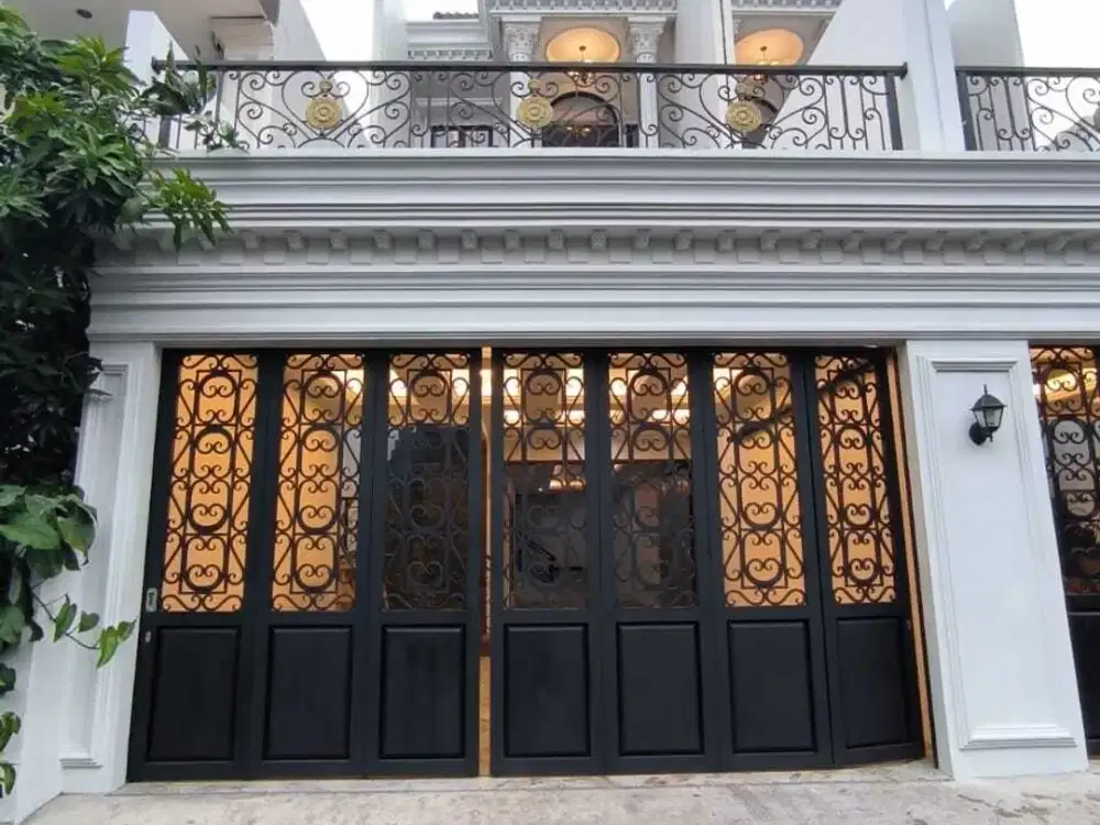 MBV197 Rumah 3 Lt  European Classic di Jati Padang, Pasar Minggu