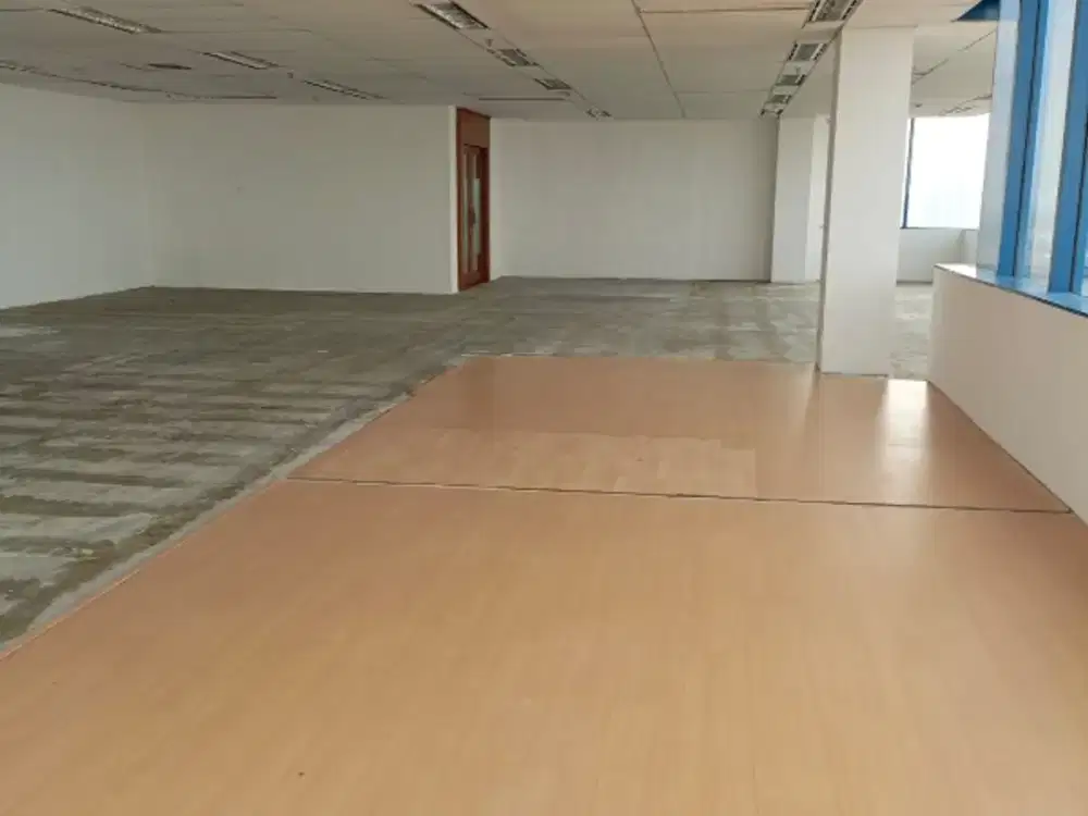 SEWA KANTOR DI JAKATA SELATAN MT HARYONO 252M² BARE  140K NEGO