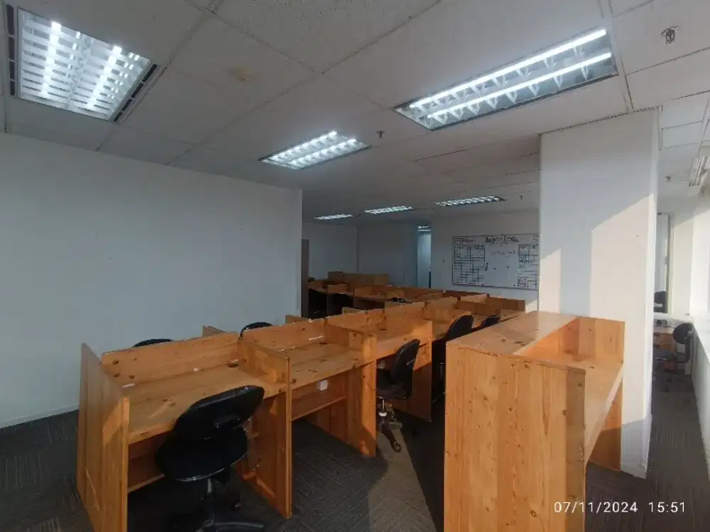 SEWA KANTOR DI JAKATA SELATAN KUNINGAN 115M² FURNISHED 265K NEGO
