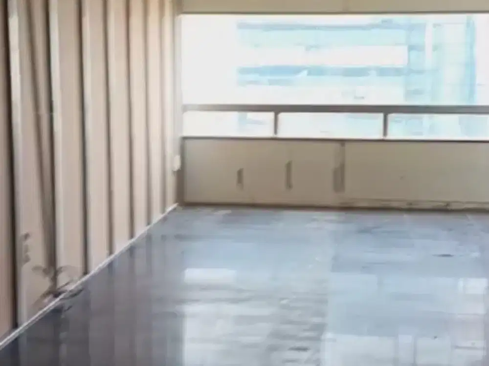 SEWA KANTOR DI JAKATA SELATAN SUDIRMAN 94M² BARE 135K NEGO