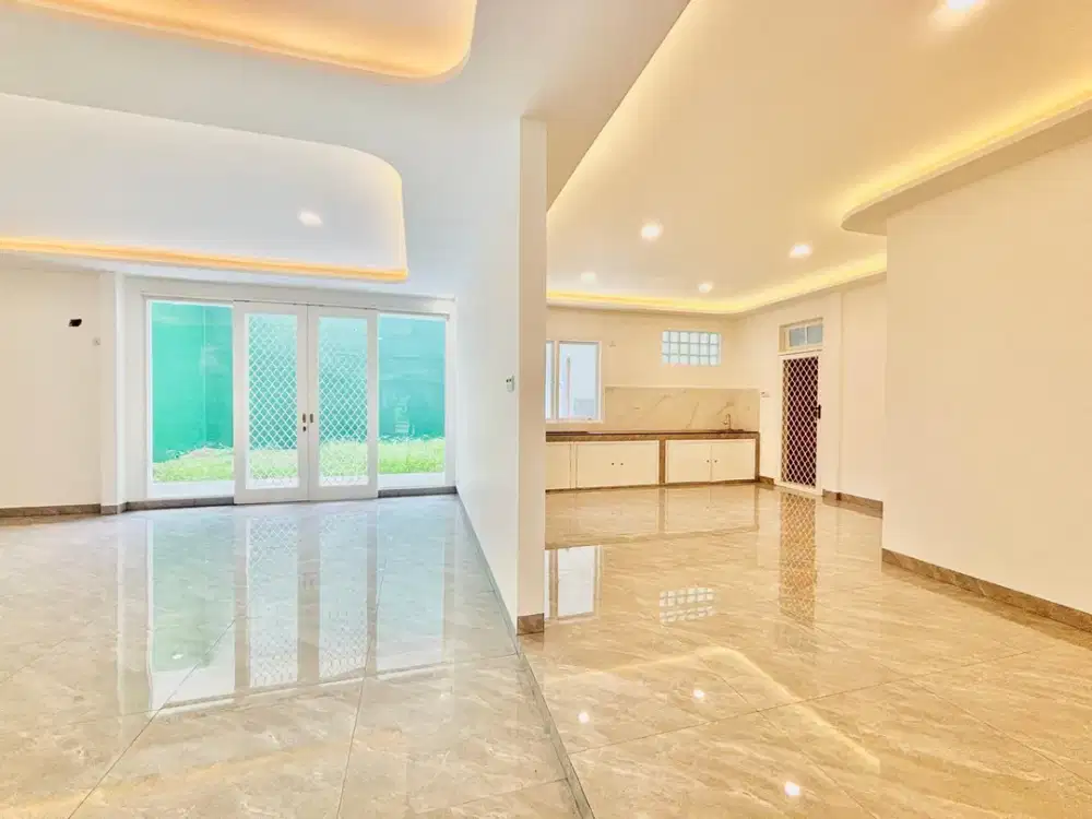 Harga Wah! Rumah Baru Luas 500m2 Desain Eropa full LED Lippo Karawaci