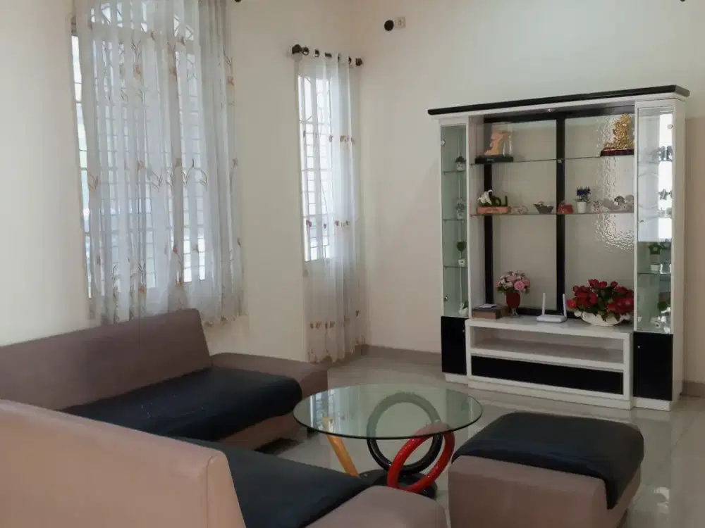 Disewakan Rumah Furnish Siap Masuk West Europe 8x15m Green Lake City