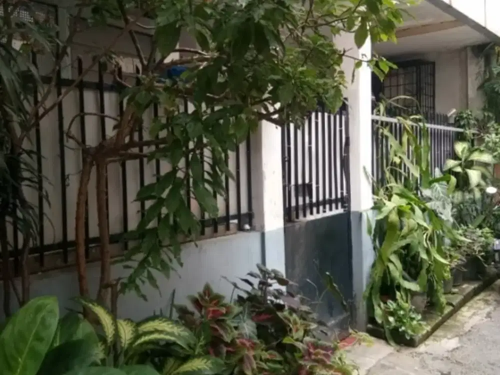 Di Jual Rumah di Tomang Tinggi belakang Univ Trisakti Grogol