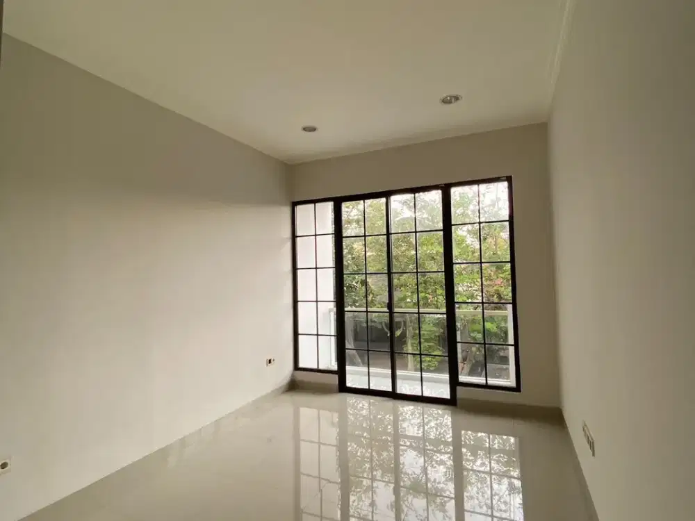 Disewakan Rumah 5 AC Cluster East Asia Green Lake City