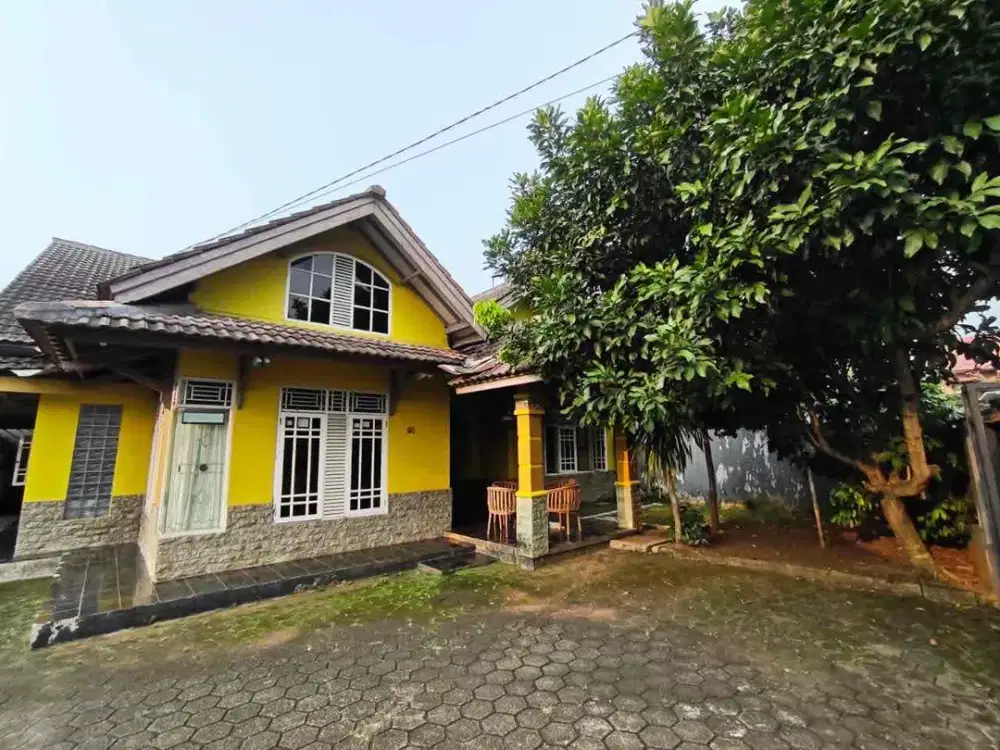 RUMAH DIJUAL BU DEKAT PUSAT PERBELANJAAN!