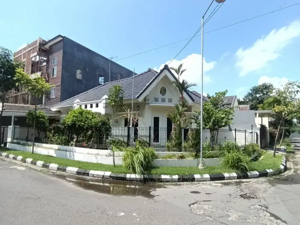 Sewa Rumah 1LT, Semi Furnish, lokasi strategis, One gate sistem