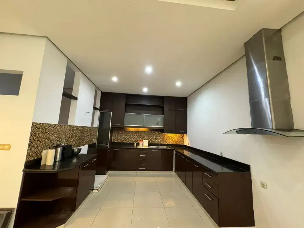 Rumah di Taman Grisenda