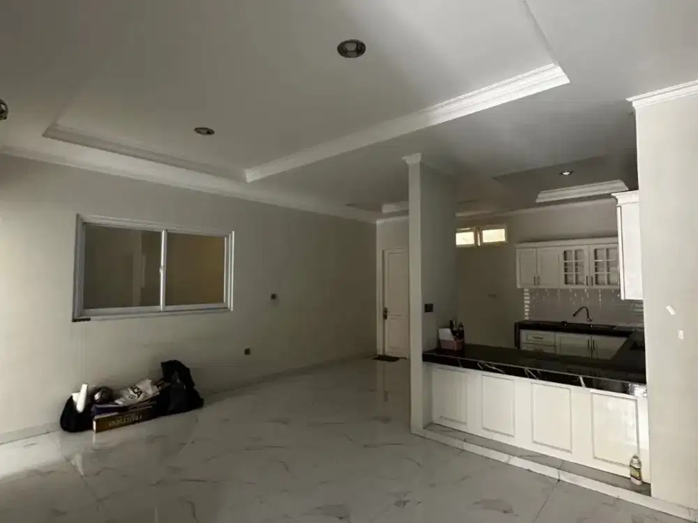 Rumah Taman Grisenda LT 200m2, Hadap Utara, Minimalist Design