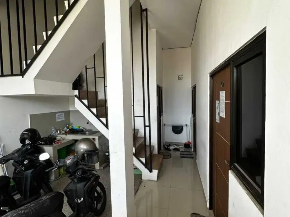 Rumah Usaha Kost 2 Lantai Full Furnished - Lokasi Kemlaten Surabaya