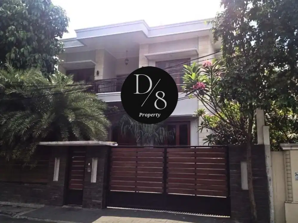 Rumah di Menteng. LT.720/LB.1200. 5BR. 5Bath. Harga 60M.