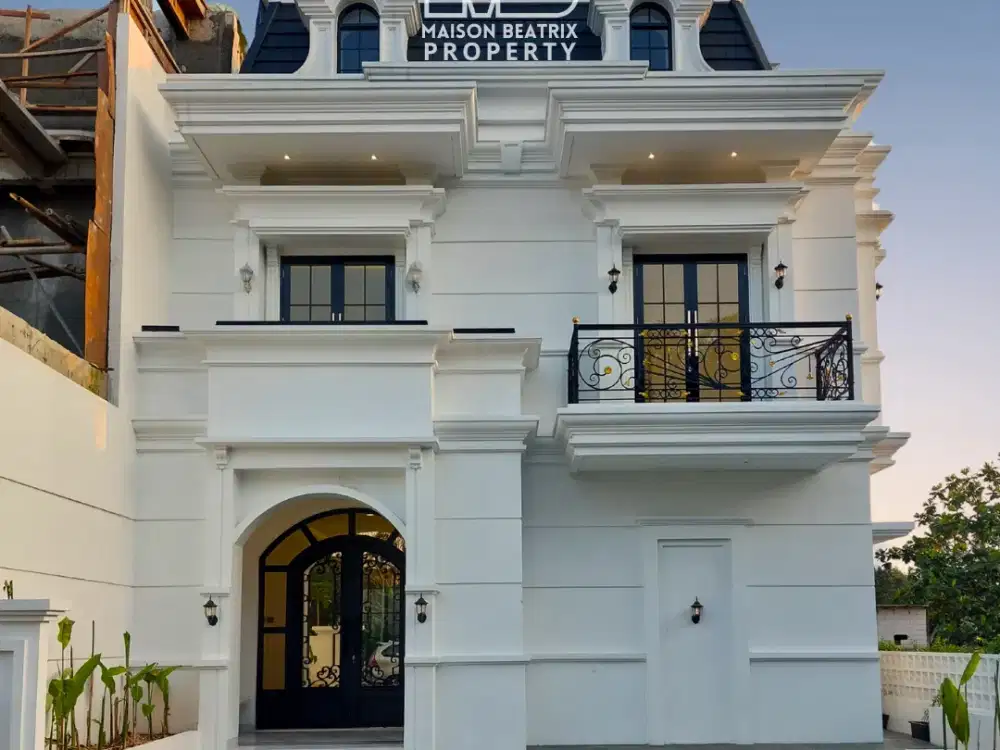 DIJUAL RUMAH SIAP HUNI MEWAH DESAIN CLASSIC MODERN DI JAKSEL (FB)