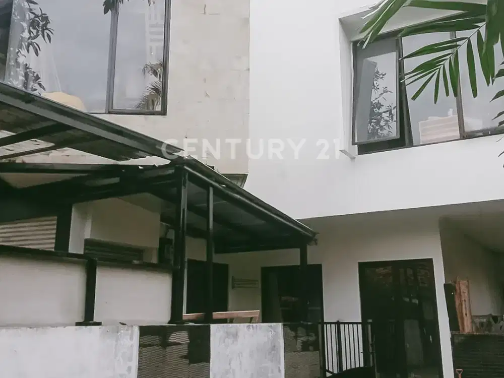 Rumah Posisi Hoek Strategis Di Menteng. Dekat Area Perkantoran