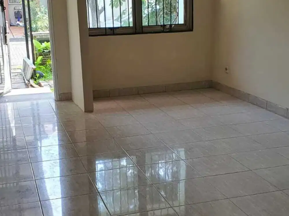 Disewakan Rumah Foresta BSD Serpong Strategis