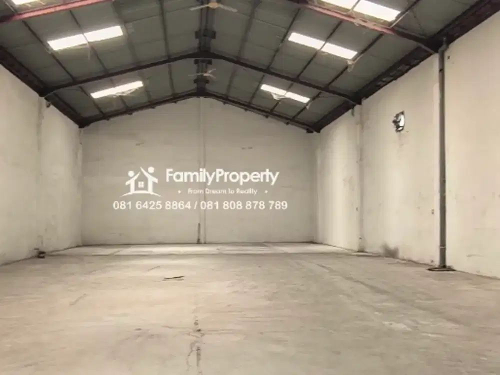 Gudang di Siliwangi, Semarang Barat