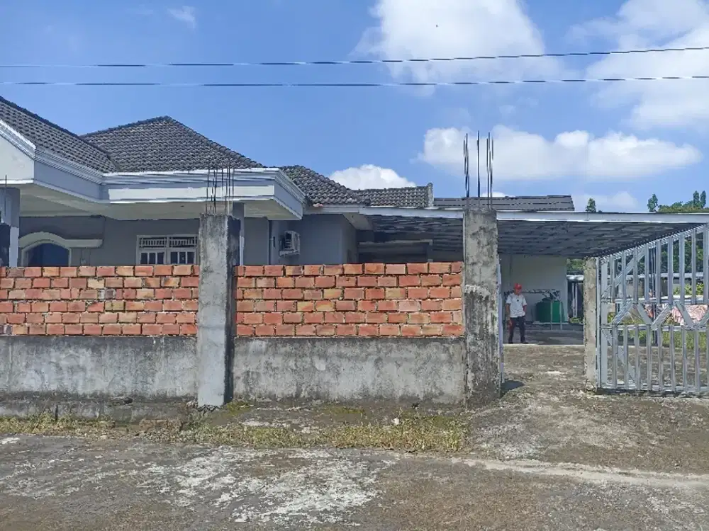 Dijual rumah dengan halaman luas dikomplek Top 100 Jakabaring