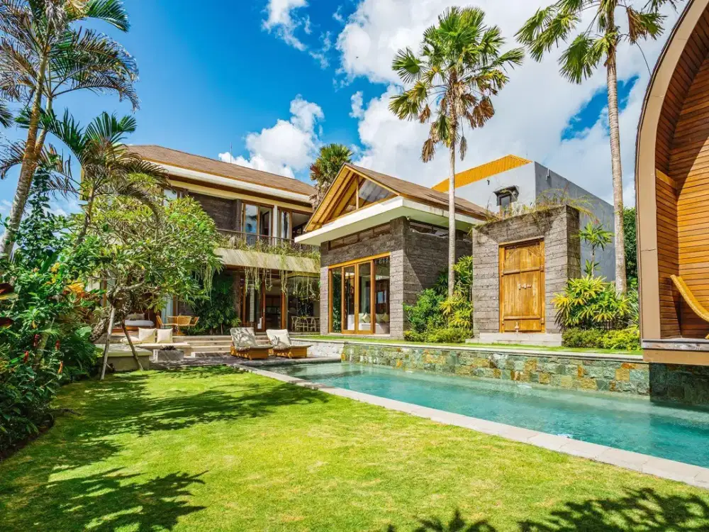Luxury Spacious 4 Bedrooms Villa Canggu
