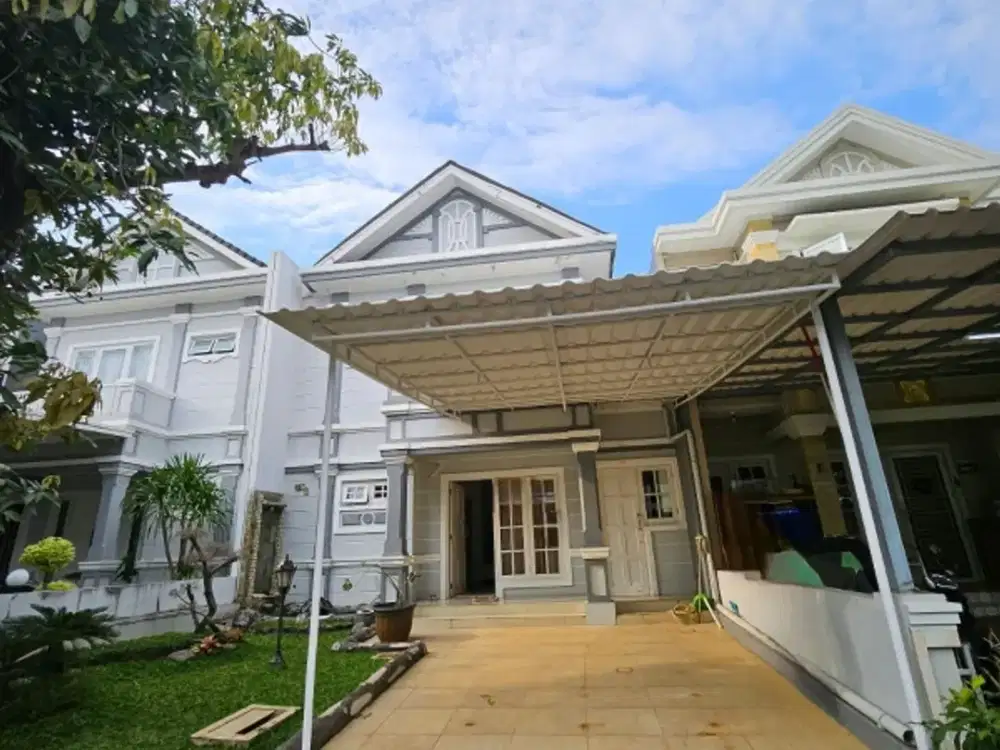 Desewakan Rumah Rapih Full Furnish Di Kota wisata 2 lantai.