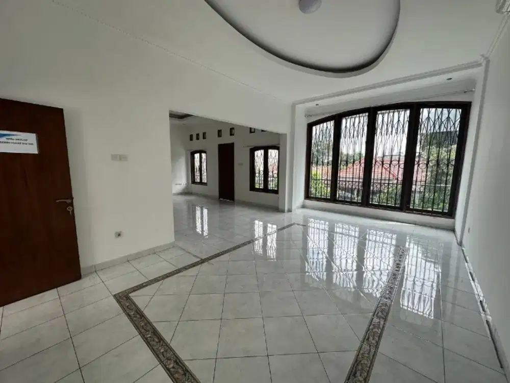 DISEWAKAN RUMAH SIAP HUNI DI MENTENG JAKARTA PUSAT