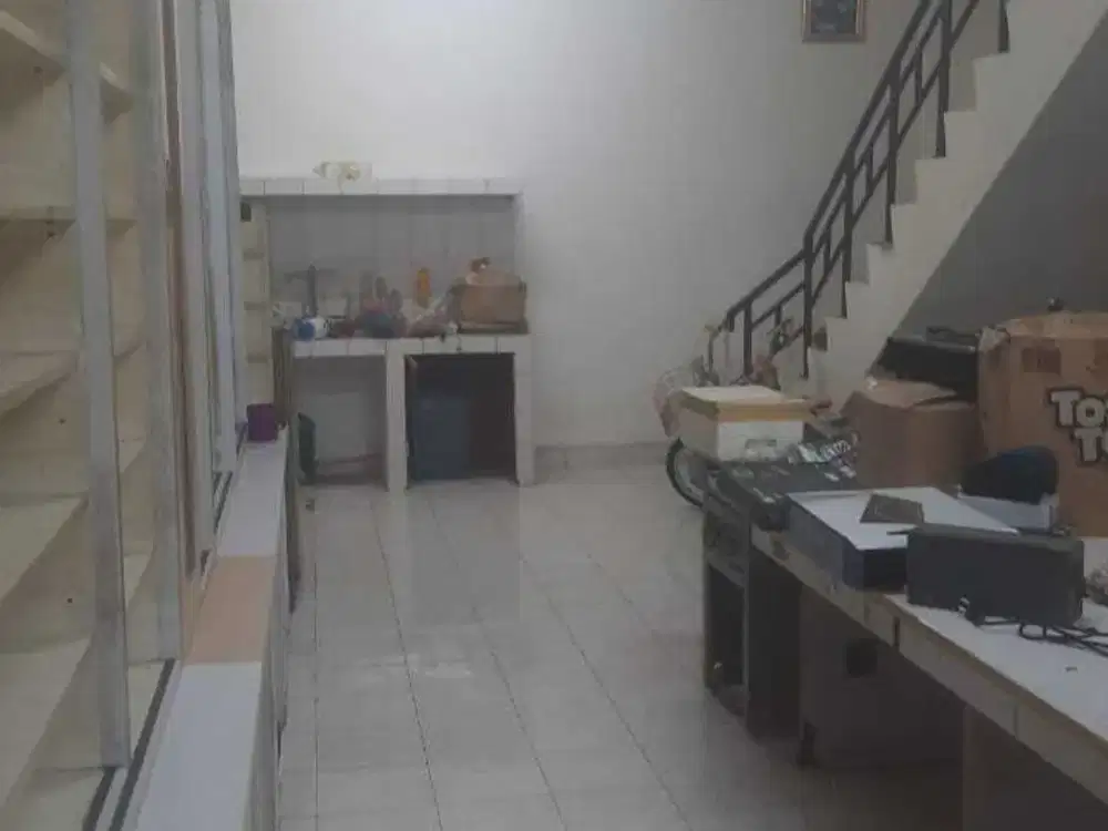 Dijual Cepat Ruko 4,5 Lantai di Taman Palem Cengkareng