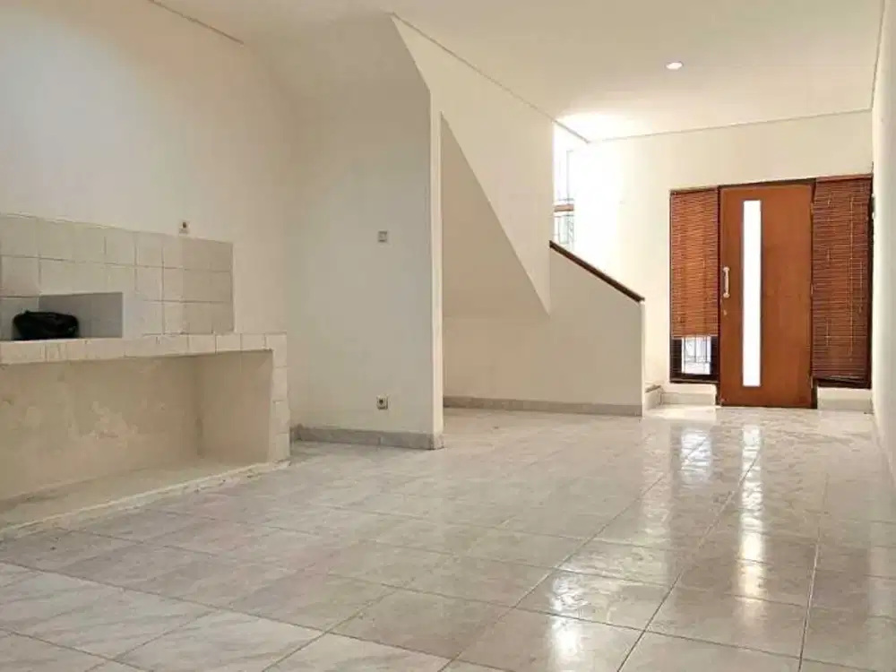 Rumah di Emerald Town House Sektor 9 Bintaro Siap Huni -lr13537