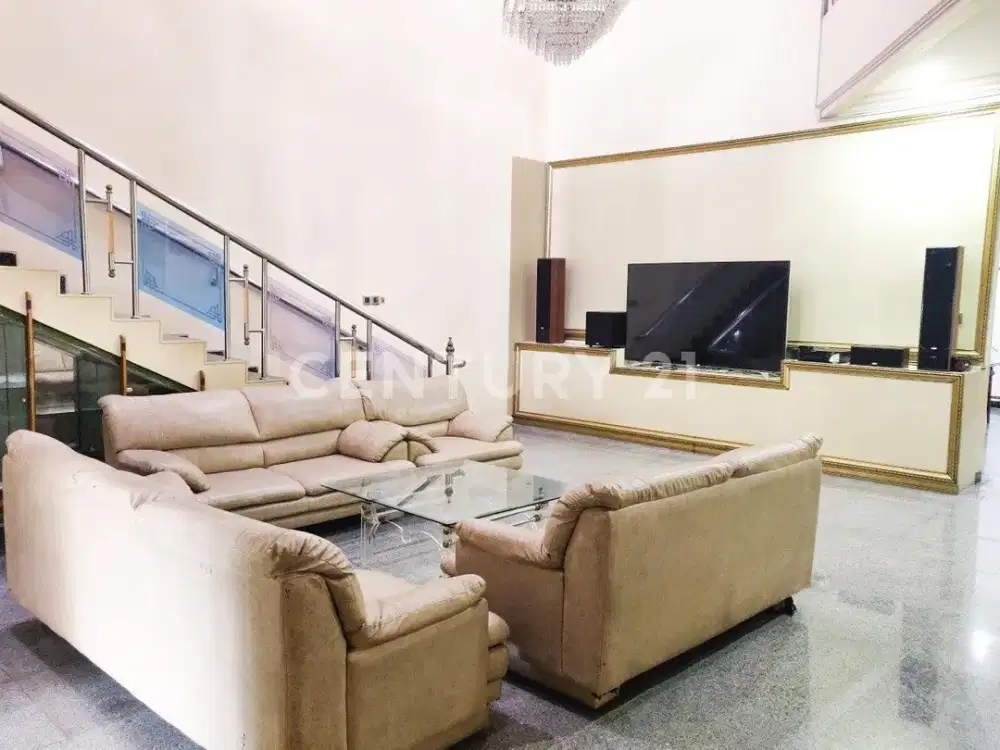 Rumah 3 Lantai Full Furnished Di Jatinegara Jakarta Timur S7528