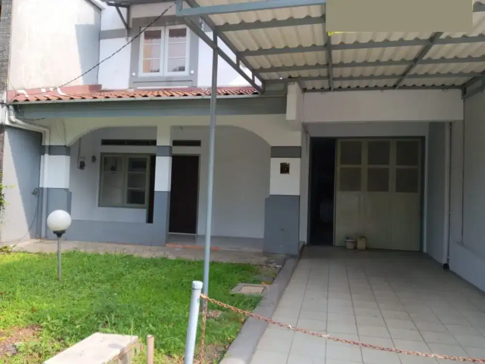 Fabe. Rumah Disewakan di Cluster Meadow Green Lippo Cikarang