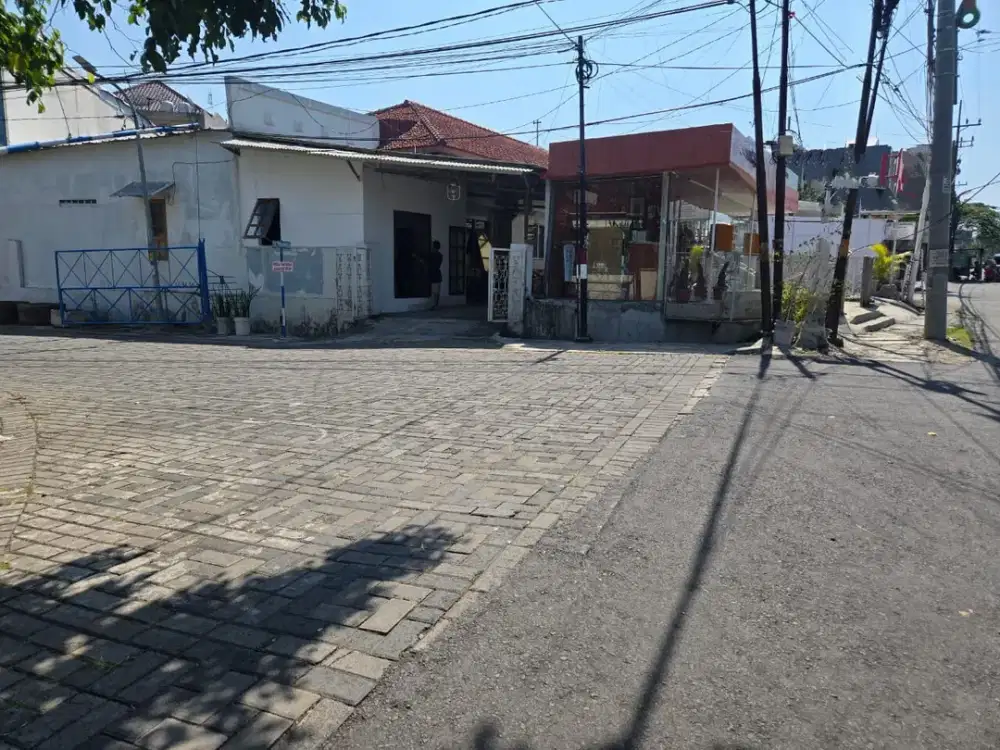 Disewakan Rumah Usaha Raya Kupang Baru