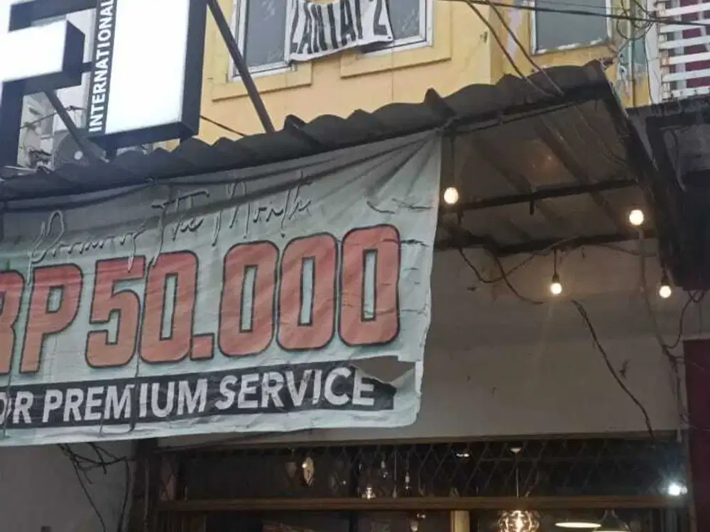 Disewakan Ruko 2,5 Lantai di Taman Palem Lestari