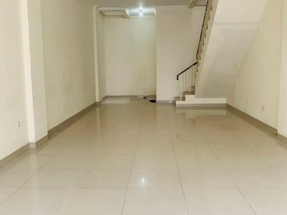 Disewakan Ruko 3,5 Lantai di Great Wall Green Lake City