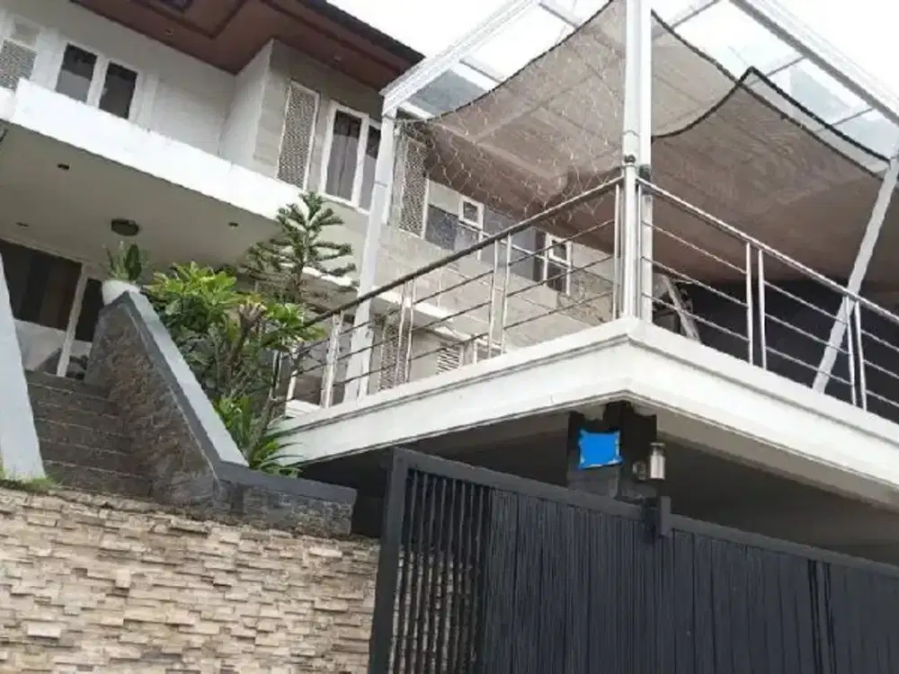 Rumah bagus Mewah Setraduta Bandung Utara dekat Tol Pasteur