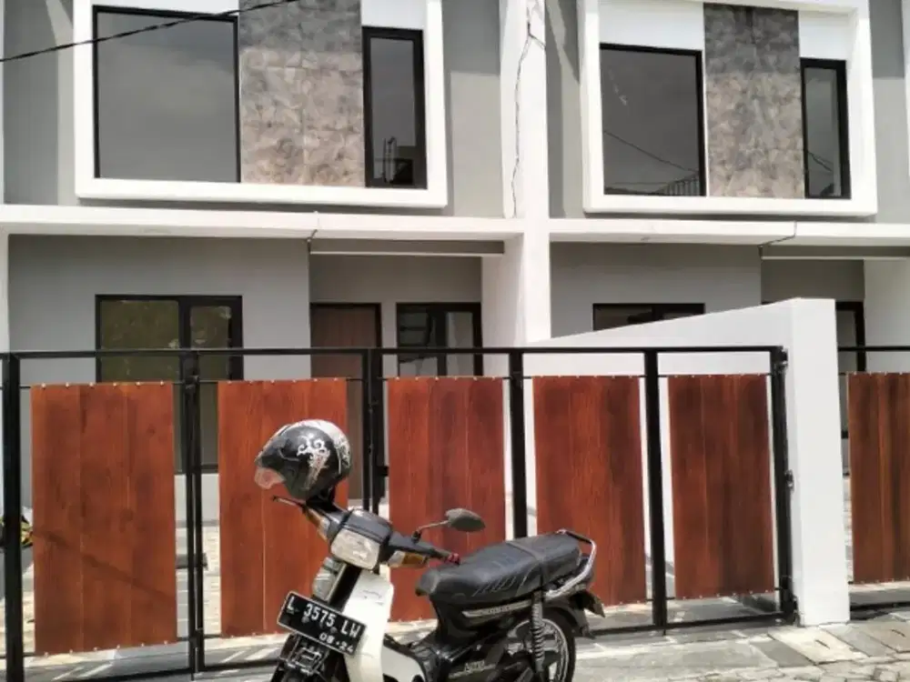 rumah baru 1,5lt 600 jt an saja Surabaya Medokan