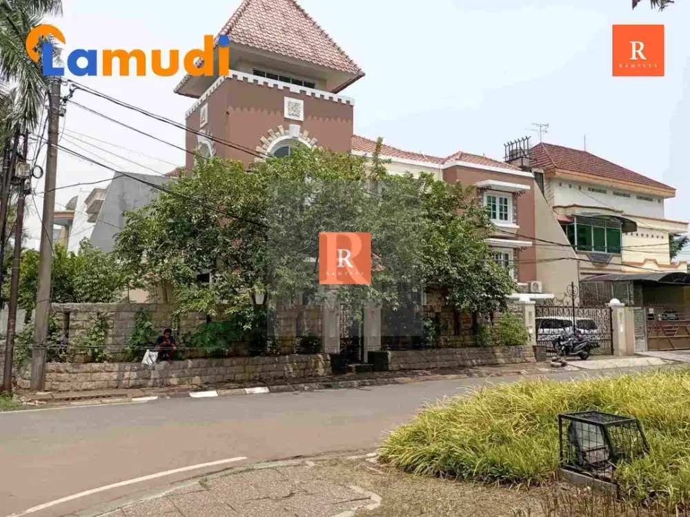 Dijual/Disewakan Rumah 2 Lantai LT 320m2 LB 283m2