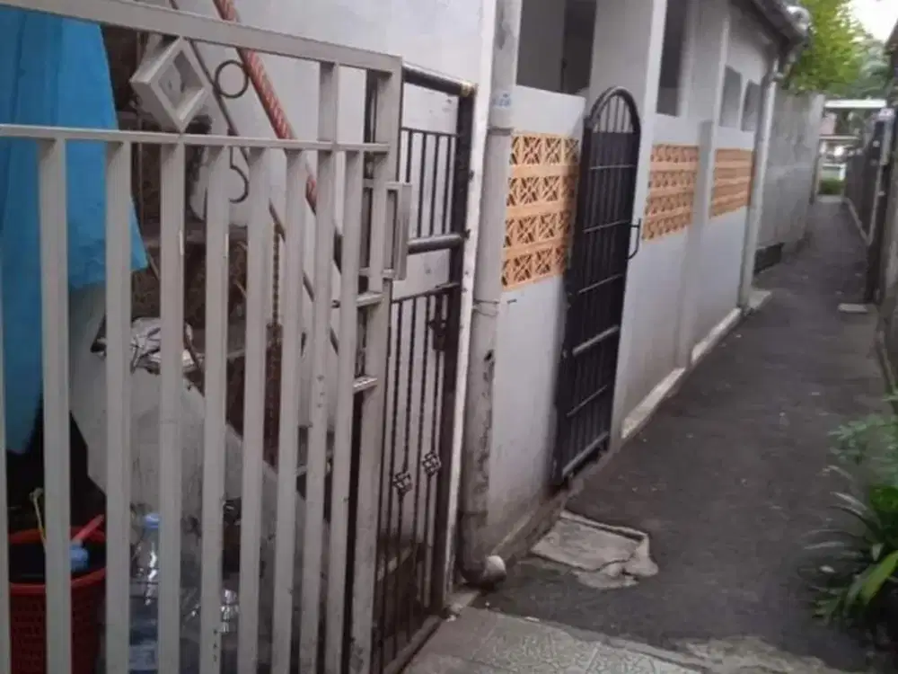 Kontrakan Pasar Minggu Full isi Bebas banjir Surat Sertifikat