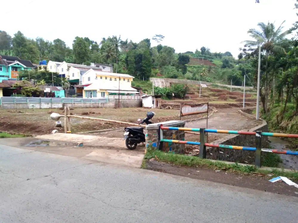 Tanah Jatinangor Selangkah ke Jalan Raya